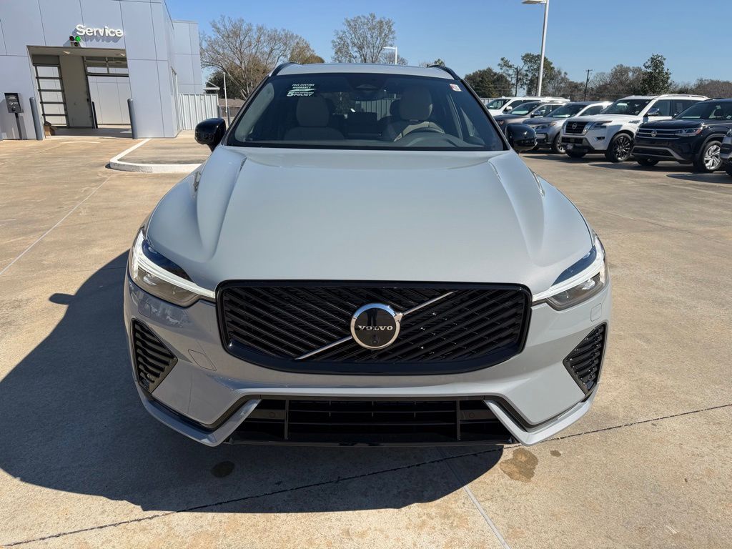 2026 Volvo XC60 Plus - Photo 9