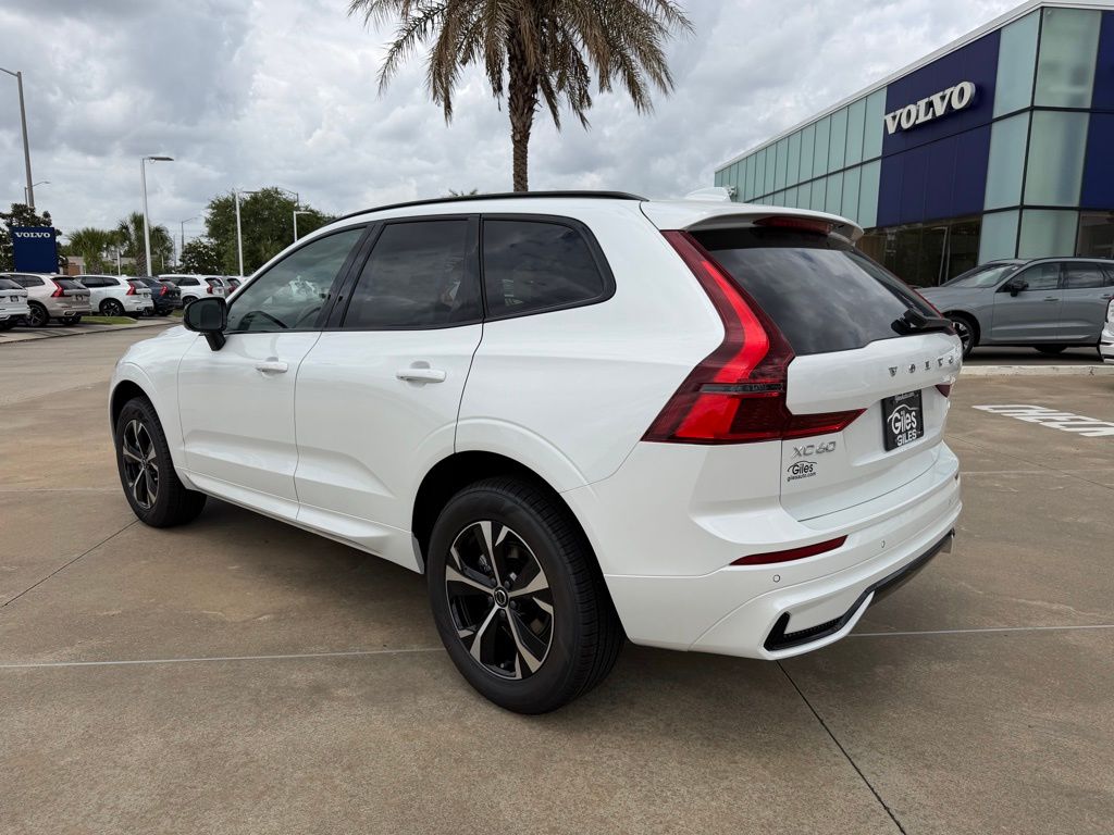 2026 Volvo XC60 Core - Photo 3