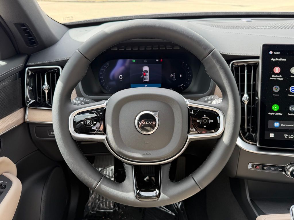 2026 Volvo XC90 Plus - Photo 18