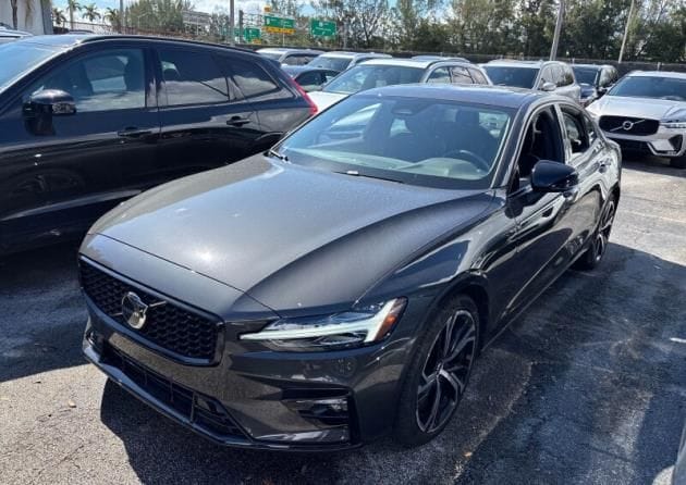 2023 Volvo S60 Sedan 