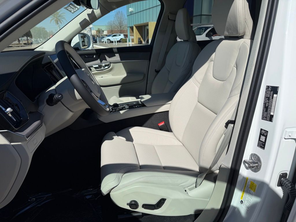 2026 Volvo XC90 Ultra - Photo 11