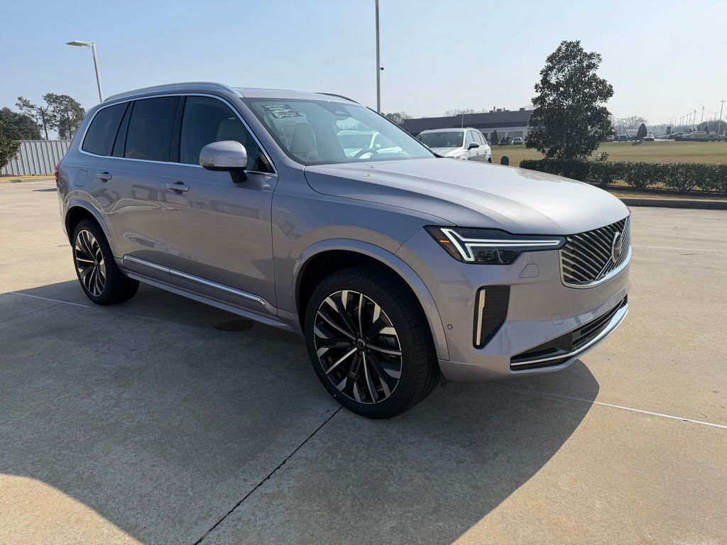 2026 Volvo XC90 Plus - Photo 7