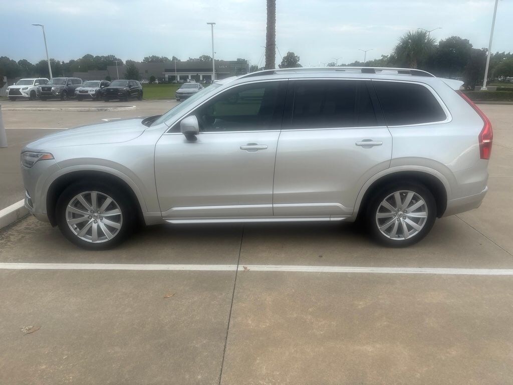 Used 2017 Volvo XC90 T6 AWD Momentum SUV