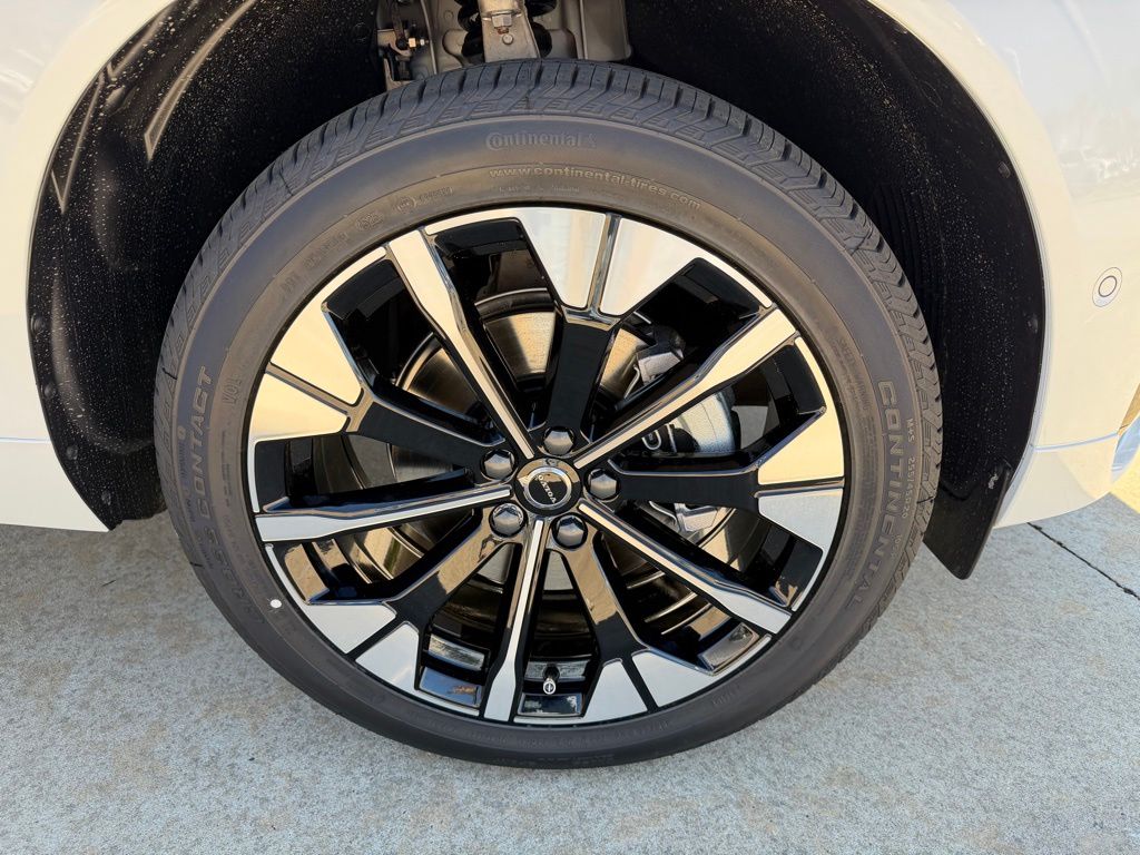 2026 Volvo XC60 Plus - Photo 10