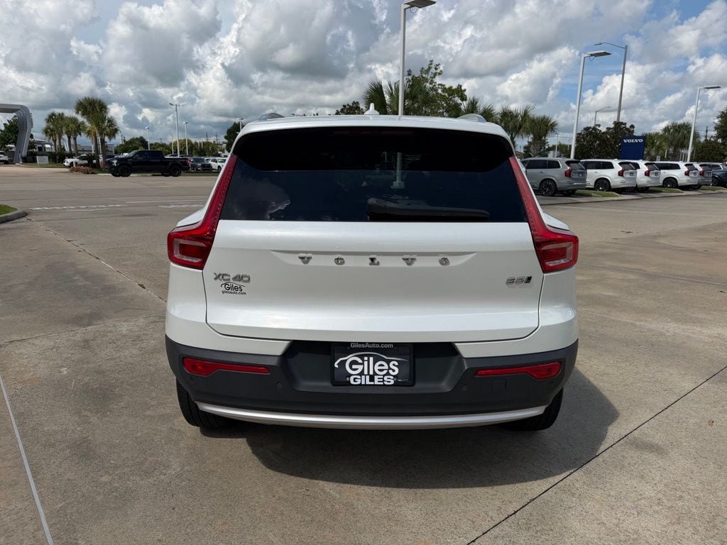 Used 2023 Volvo XC40 B5 AWD Ultimate Bright SUV