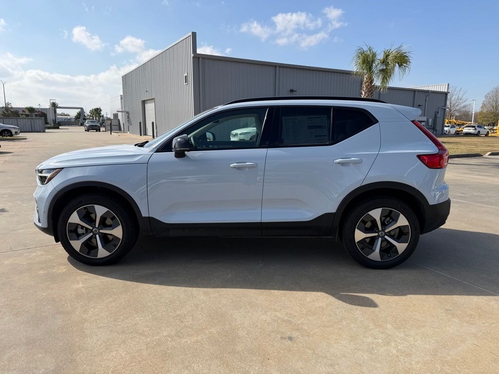 New 2026 Volvo XC40 B5 Plus SUV