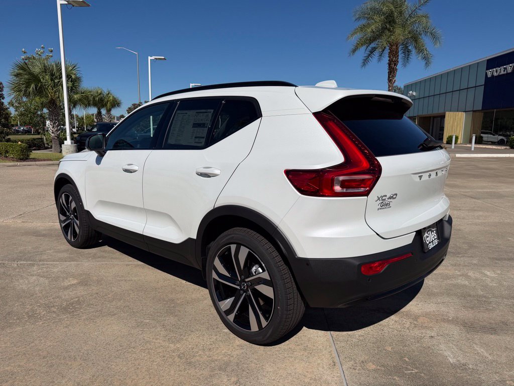 New 2026 Volvo XC40 B4 Plus SUV