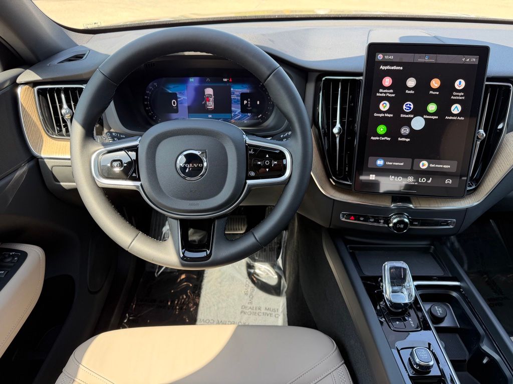 2026 Volvo XC60 Plus - Photo 16