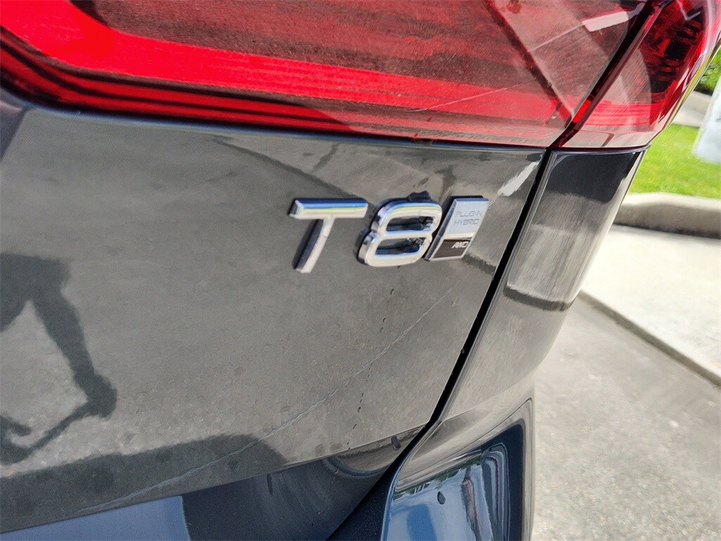 2026 Volvo XC60 Hybrid T8 photo 3