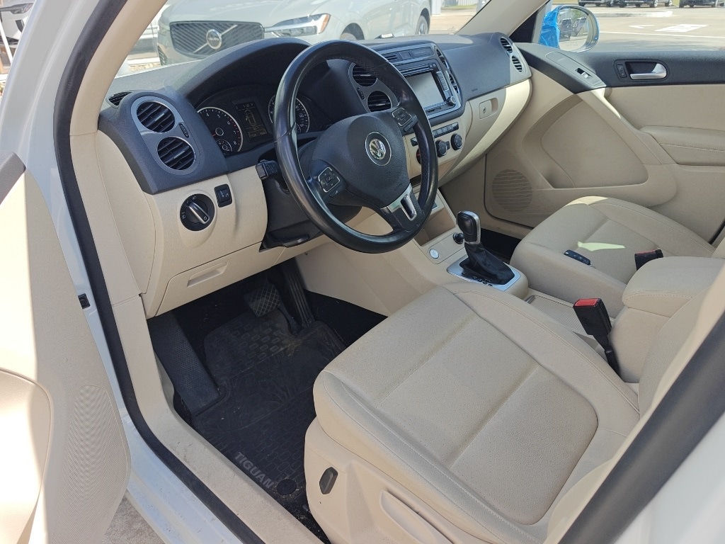Used 2015 Volkswagen Tiguan SE w/Appearance Package SUV