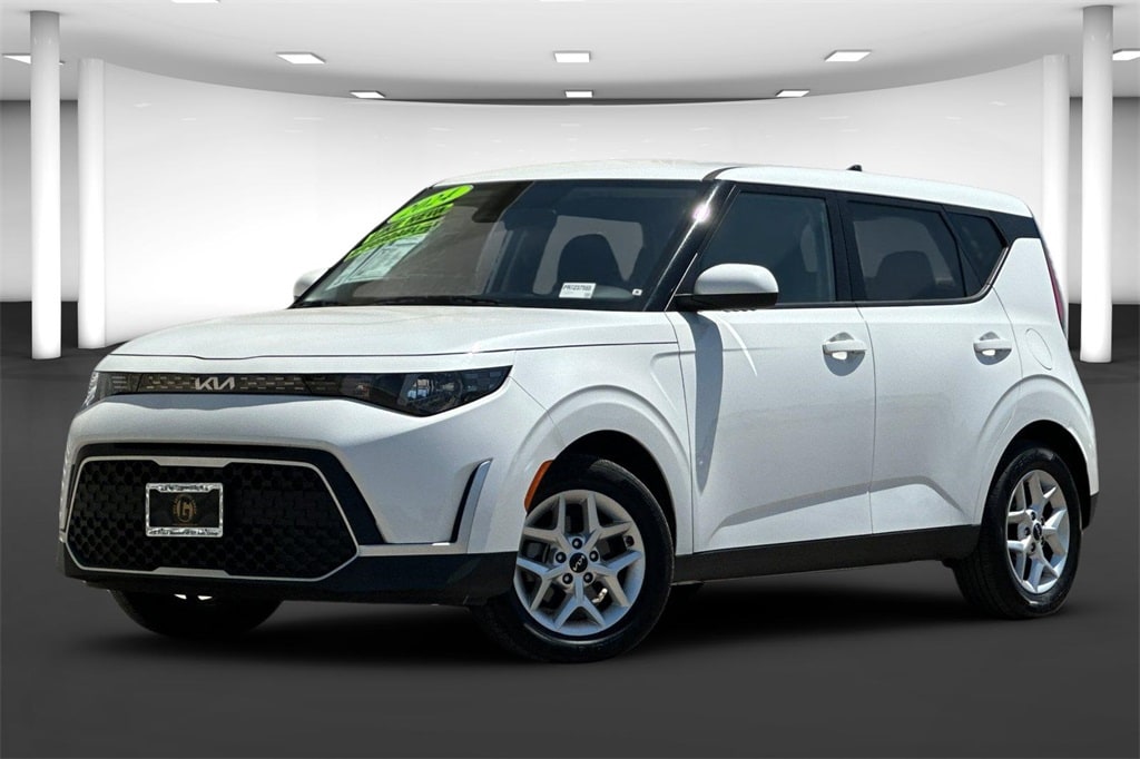 Used 2024 Kia Soul LX with VIN KNDJ23AU3R7237555 for sale in Kerman, CA