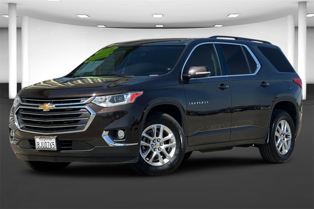 Used 2019 Chevrolet Traverse 1LT with VIN 1GNERGKW7KJ107444 for sale in Kerman, CA