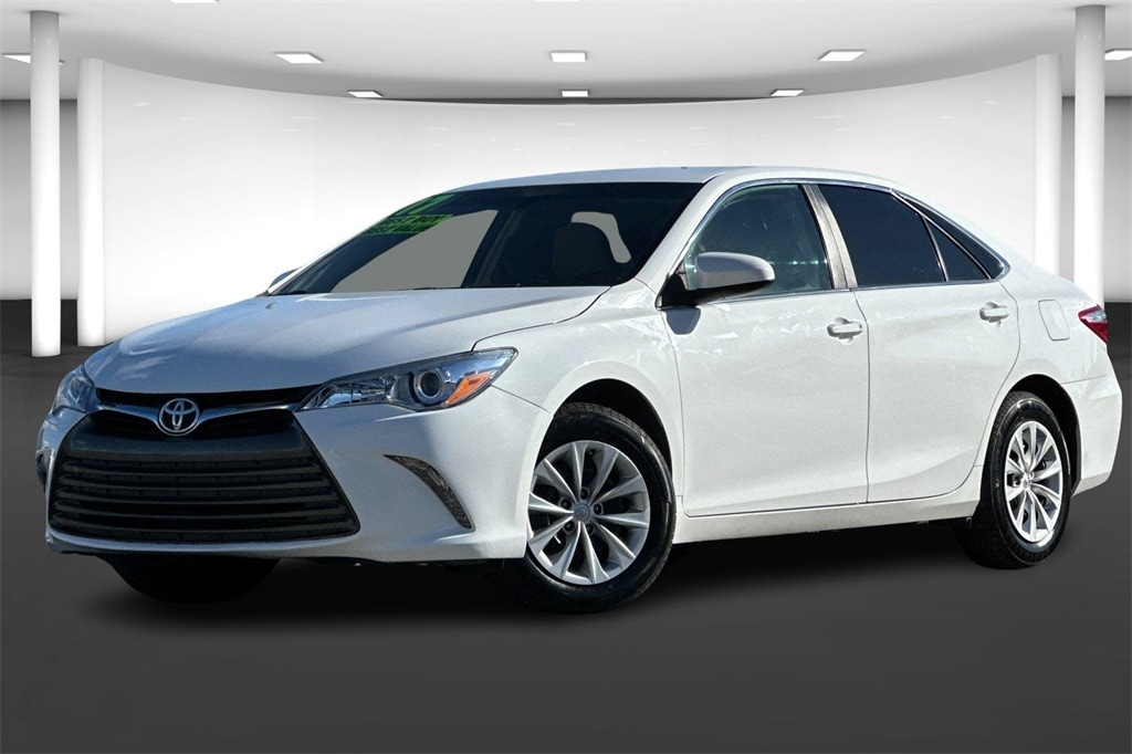 Used 2017 Toyota Camry LE with VIN 4T1BF1FK3HU708314 for sale in Kerman, CA