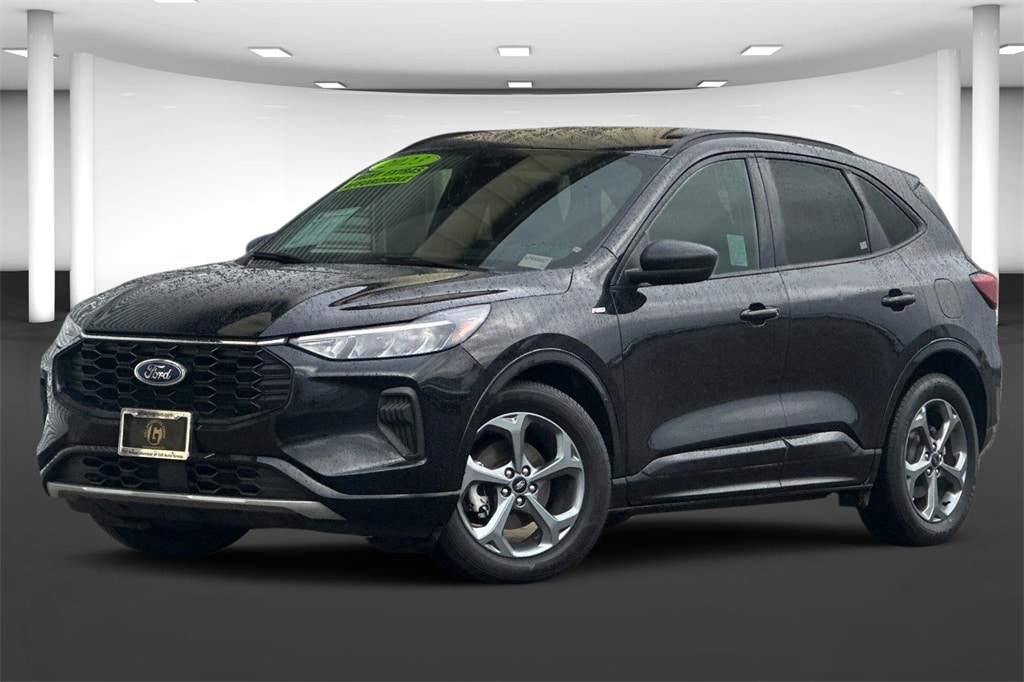 Used 2023 Ford Escape ST-Line with VIN 1FMCU0MN4PUA06437 for sale in Kerman, CA