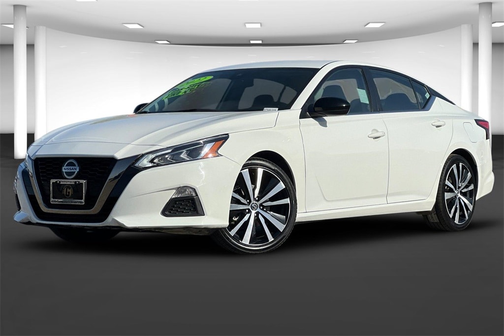 Used 2022 Nissan Altima SR with VIN 1N4BL4CV3NN307046 for sale in Kerman, CA