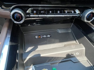 2026 Chevrolet Suburban High Country - Photo 19