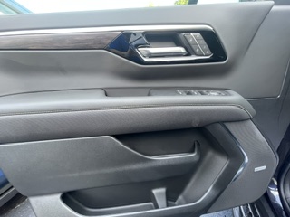 2026 Chevrolet Suburban Premier - Photo 10