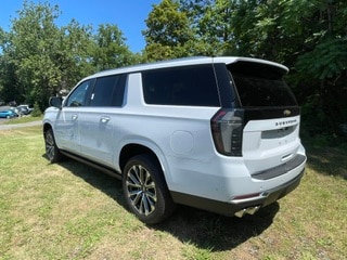 2026 Chevrolet Suburban High Country - Photo 3