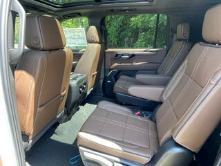 2026 Chevrolet Suburban High Country - Photo 21