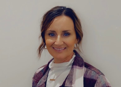 Staff member Niki Sumner from ID_ce518e17345e
