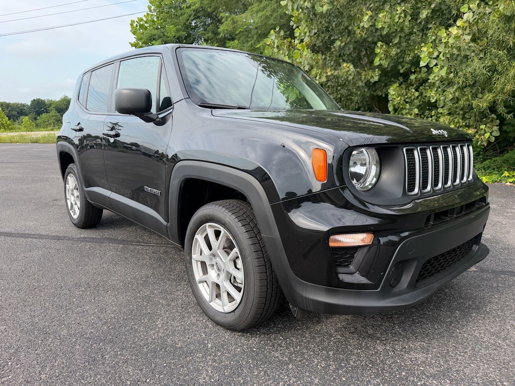 Used 2023 Jeep Renegade Latitude SUV