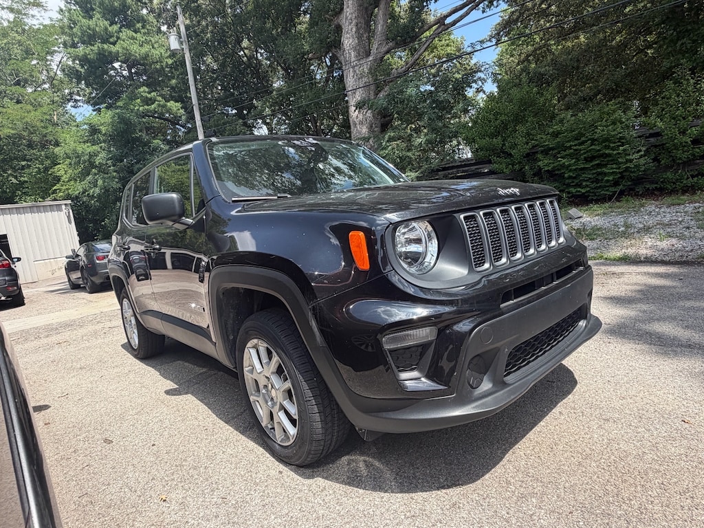 Used 2023 Jeep Renegade Latitude SUV