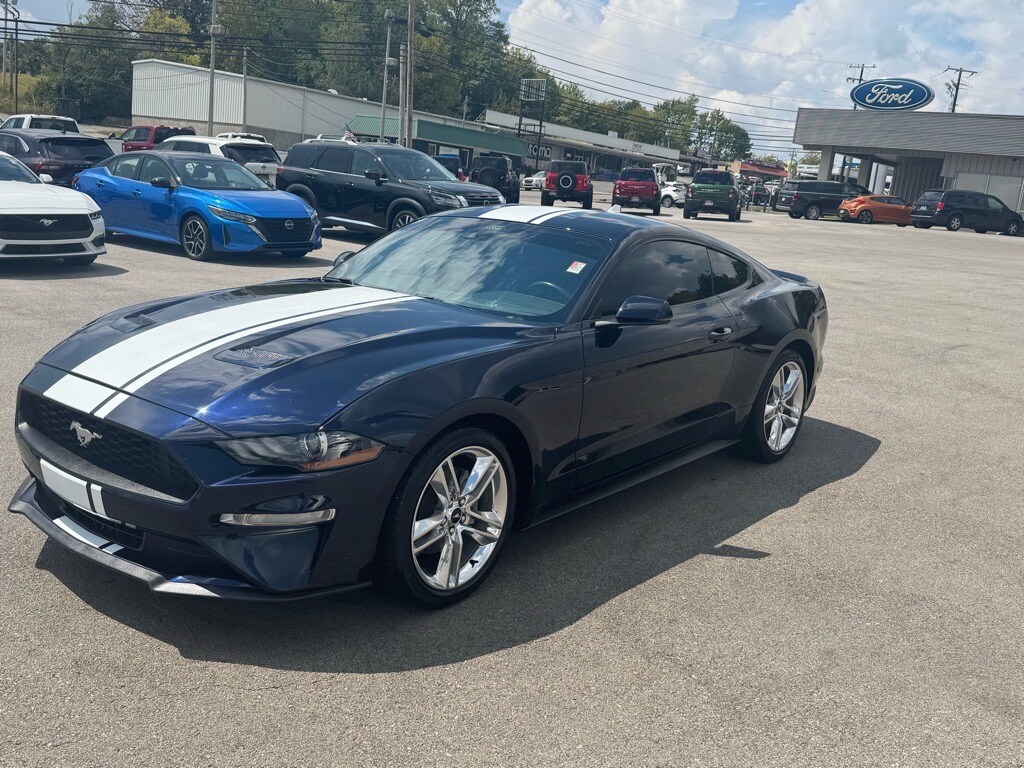 2021 Ford Mustang photo 4