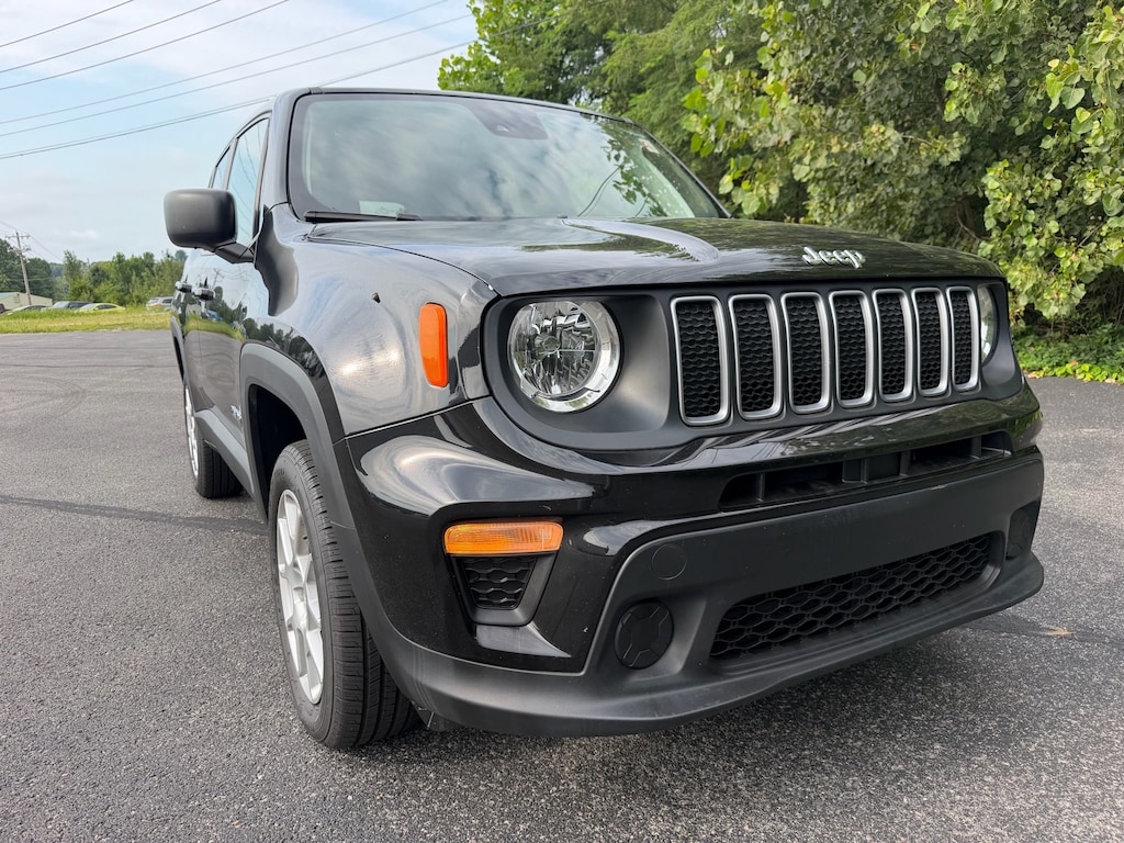 Used 2023 Jeep Renegade Latitude SUV