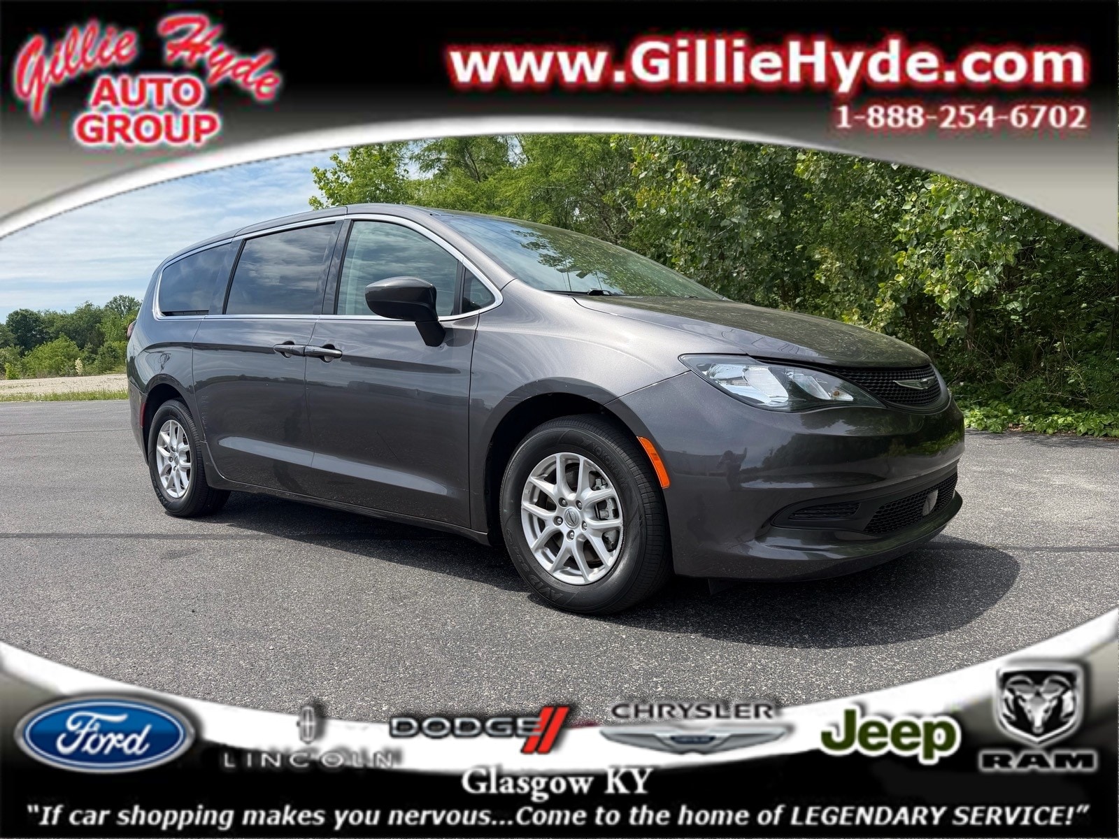 2023 Chrysler Voyager LX's photo