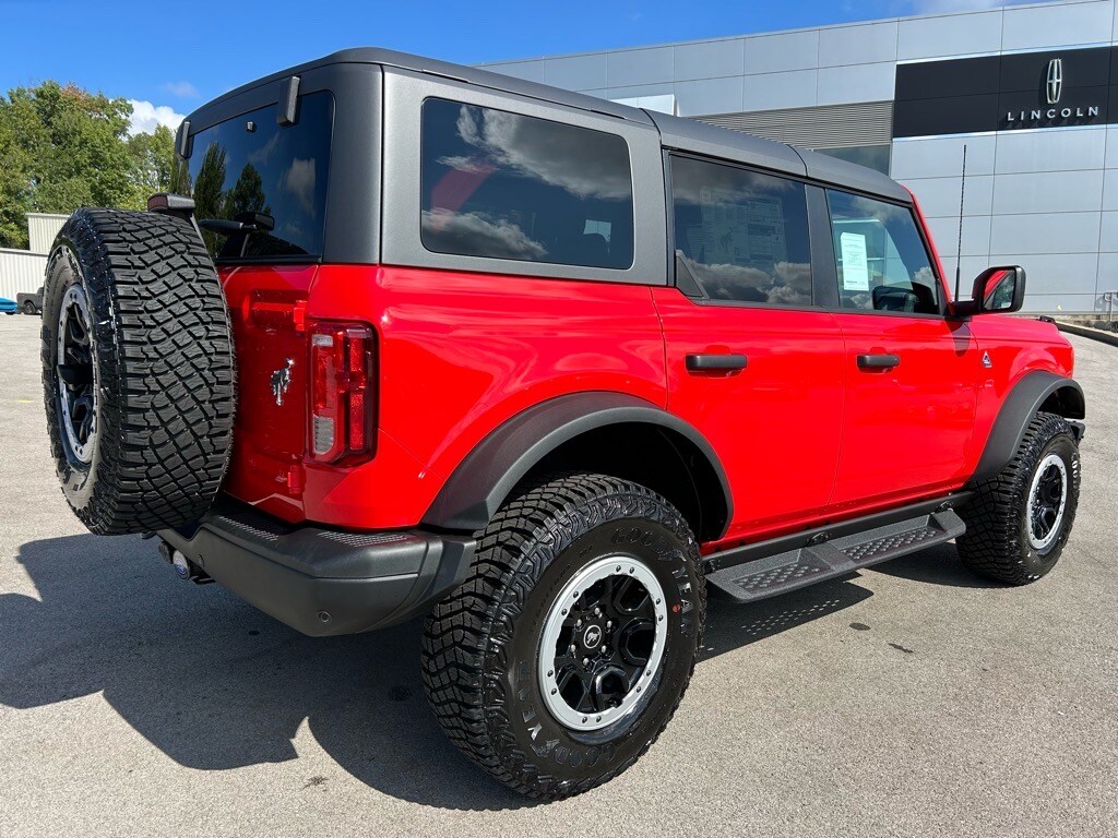 2024 Ford Bronco Black Diamond photo 4