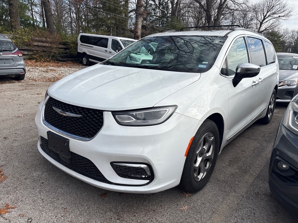 Used 2023 Chrysler Pacifica Limited Van Passenger Van