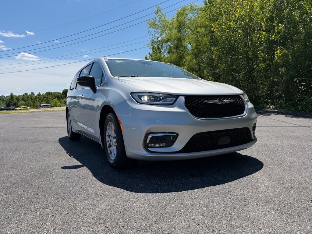Used 2024 Chrysler Pacifica Touring L Van Passenger Van