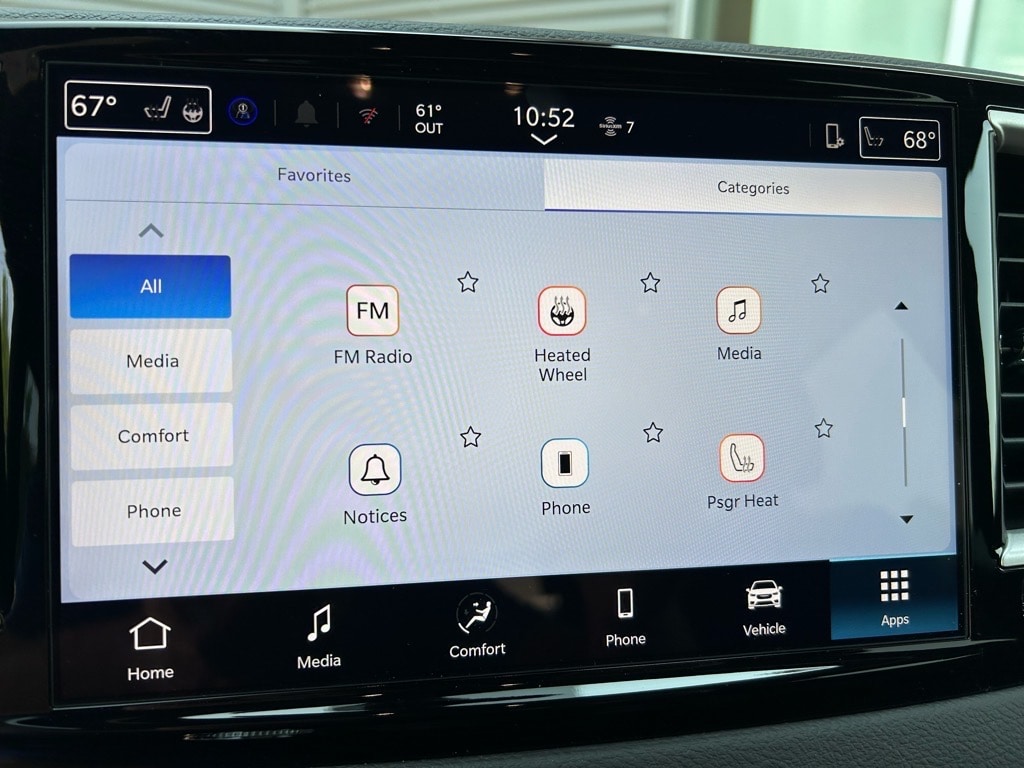 2025 Chrysler Voyager LX - Photo 30