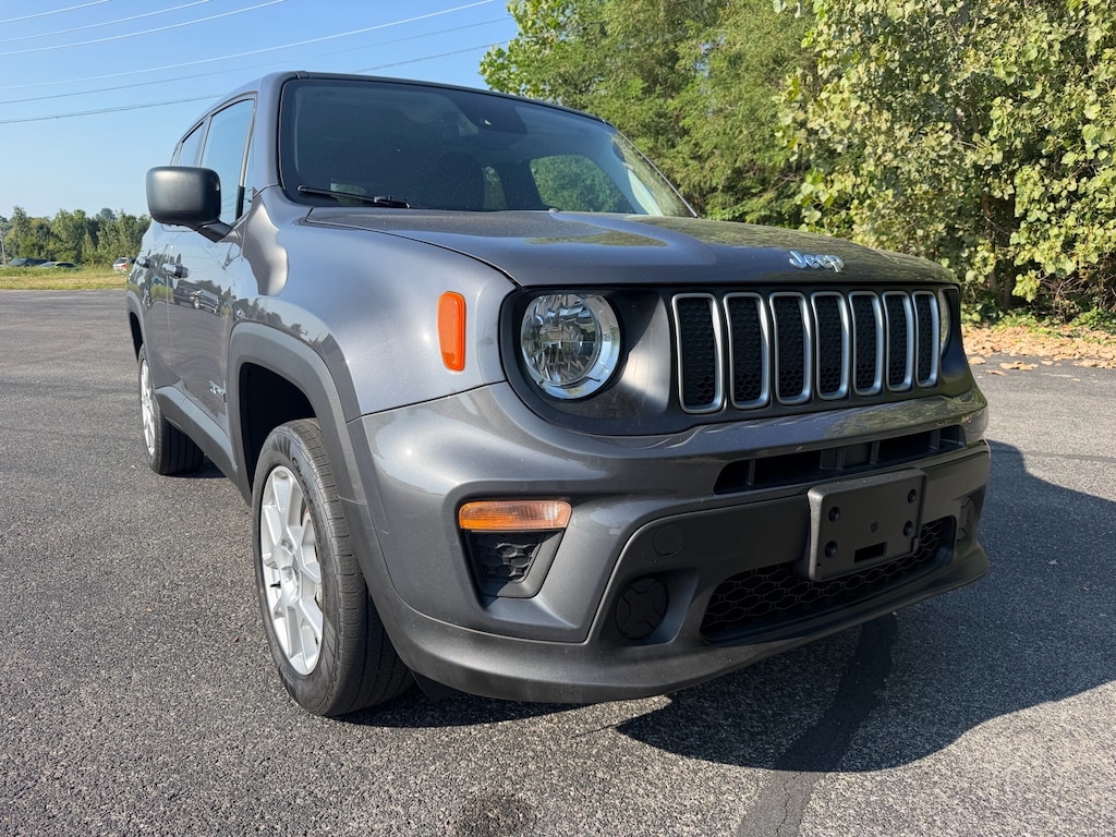 Used 2023 Jeep Renegade Latitude SUV