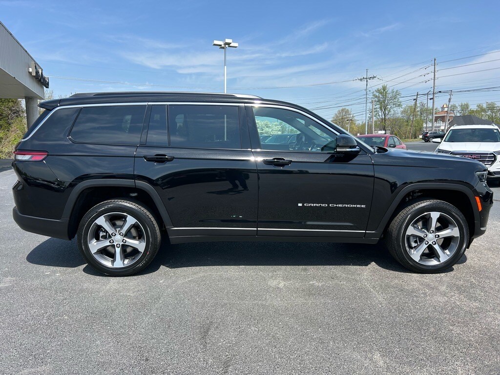 2025 Jeep Grand Cherokee L photo 3