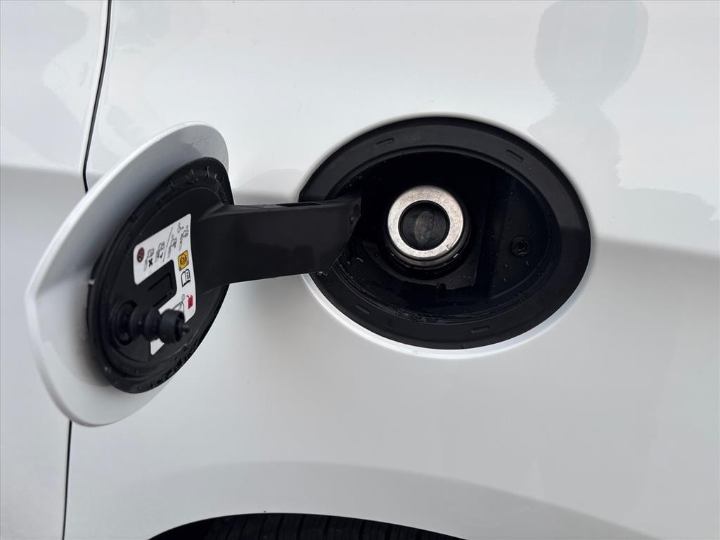 2024 Chrysler Pacifica PHEV Select's photo