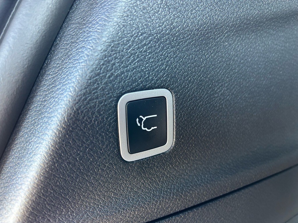2025 Chrysler Voyager LX - Photo 8