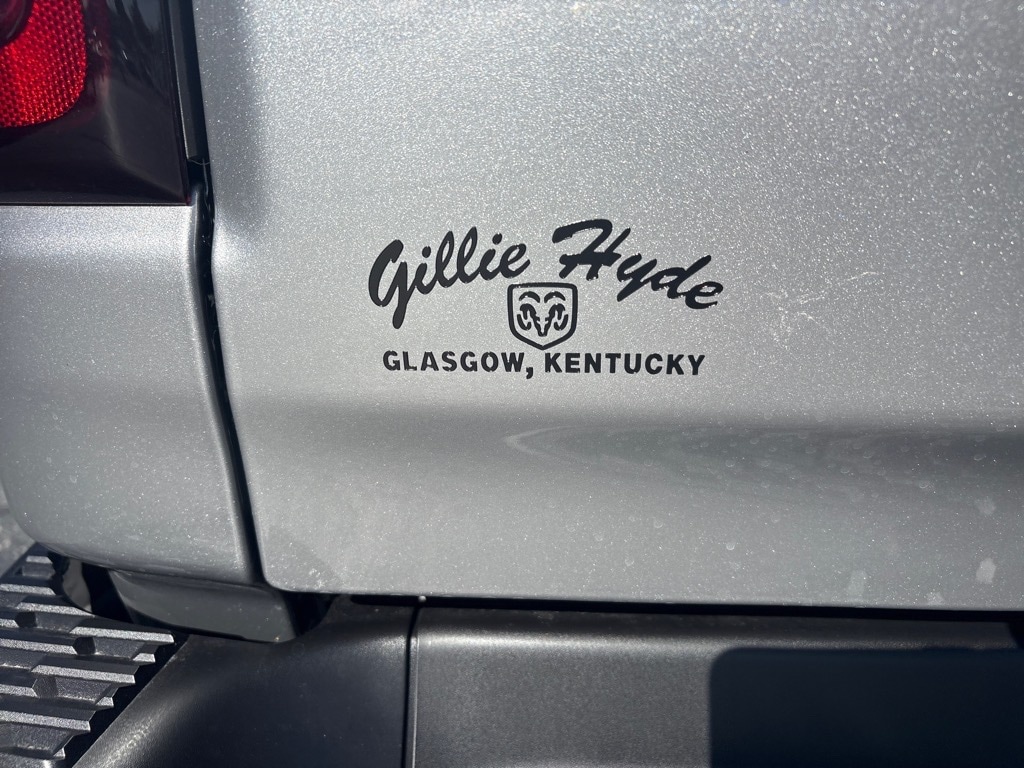 New 2026 Ram 1500 WARLOCK CREW CAB 4X4 5'7 BOX Pickup