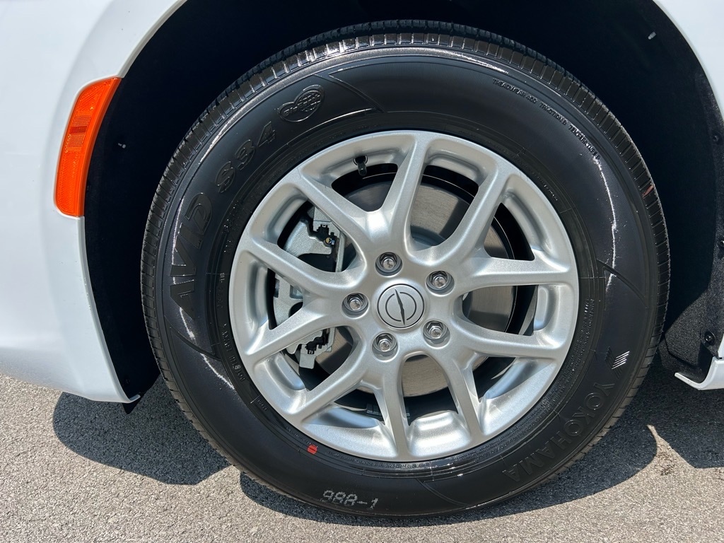 2025 Chrysler Voyager LX - Photo 45