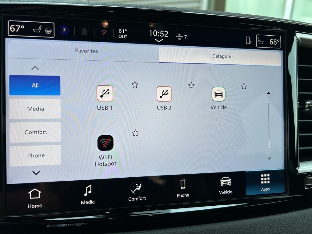 2025 Chrysler Voyager LX - Photo 32