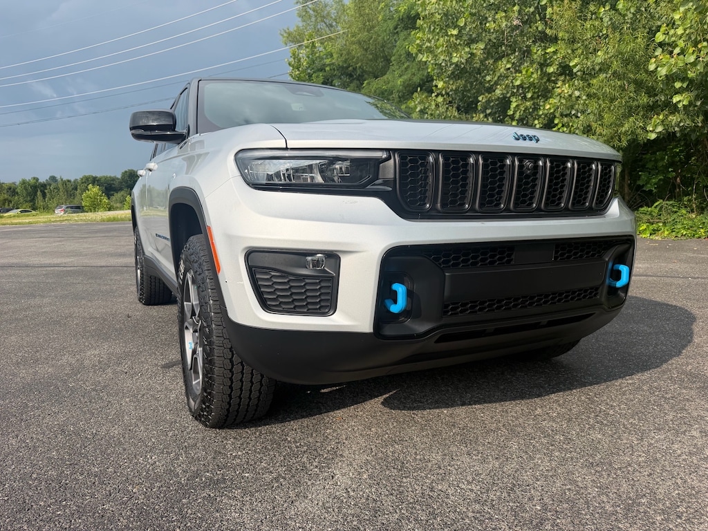 Used 2023 Jeep Grand Cherokee Trailhawk SUV