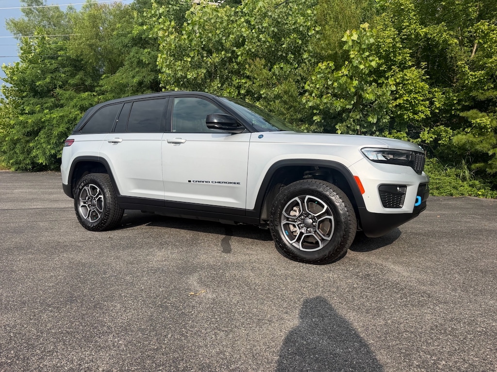 Used 2023 Jeep Grand Cherokee Trailhawk SUV