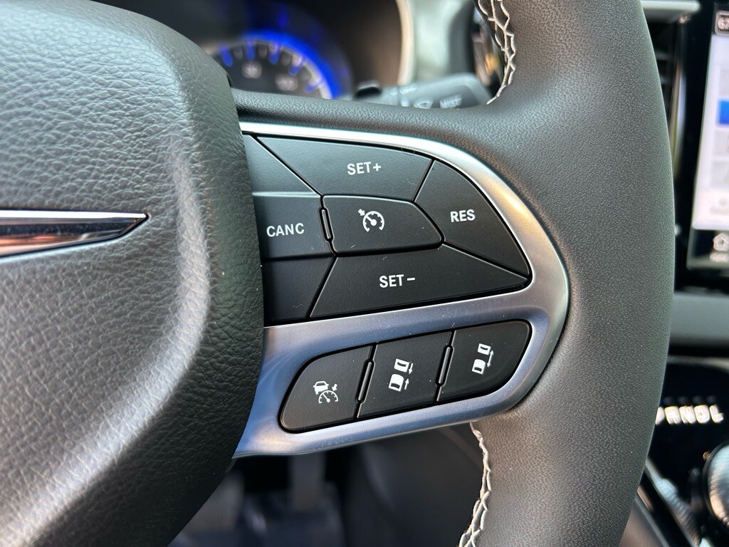 2025 Chrysler Voyager LX - Photo 18
