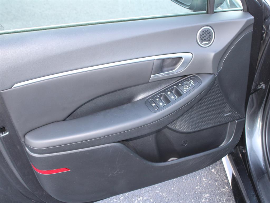 2023 Hyundai Sonata Hybrid SEL - Photo 18