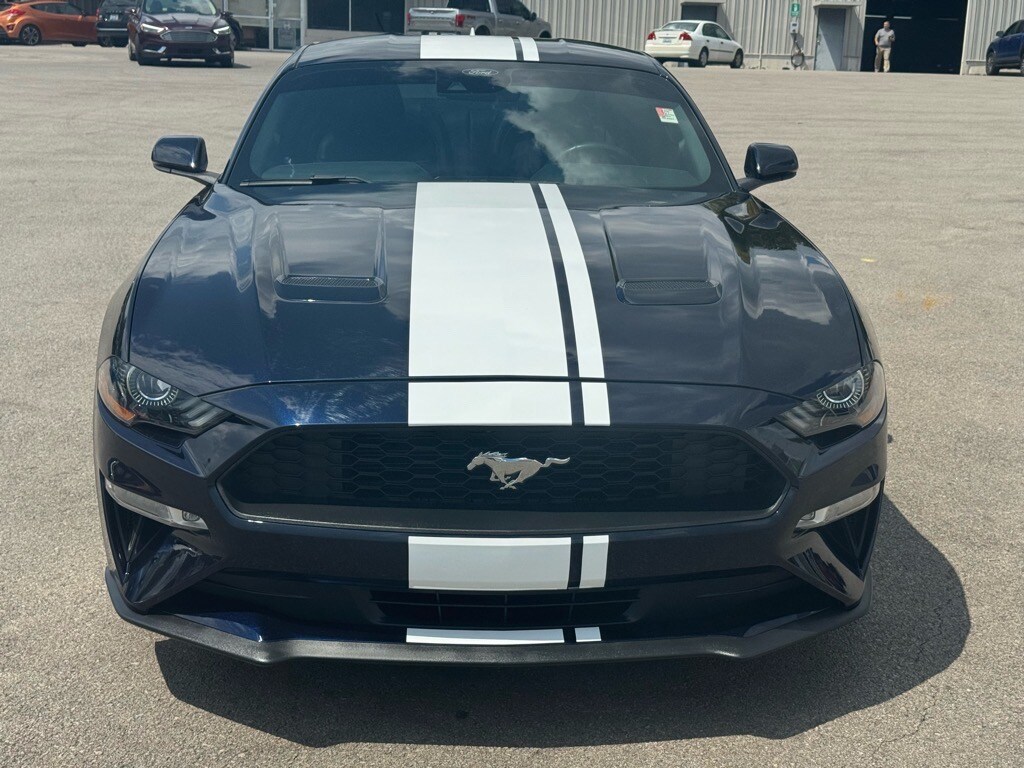 2021 Ford Mustang photo 3