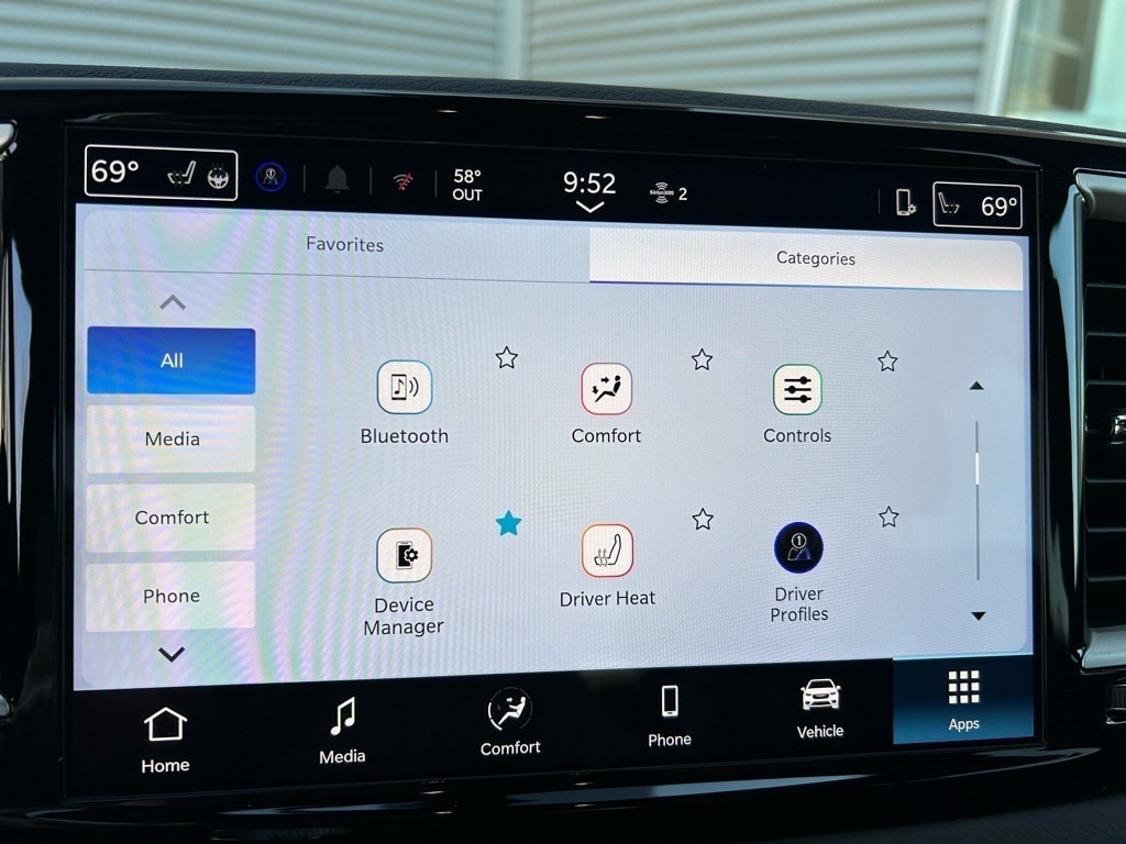 2025 Chrysler Voyager LX - Photo 28