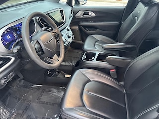 2024 Chrysler Pacifica Plug-In Hybrid Select Van Passenger Van