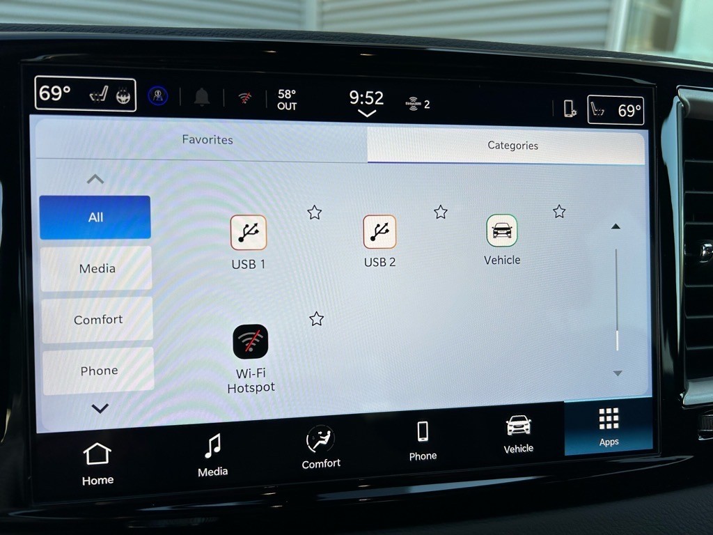 2025 Chrysler Voyager LX - Photo 31