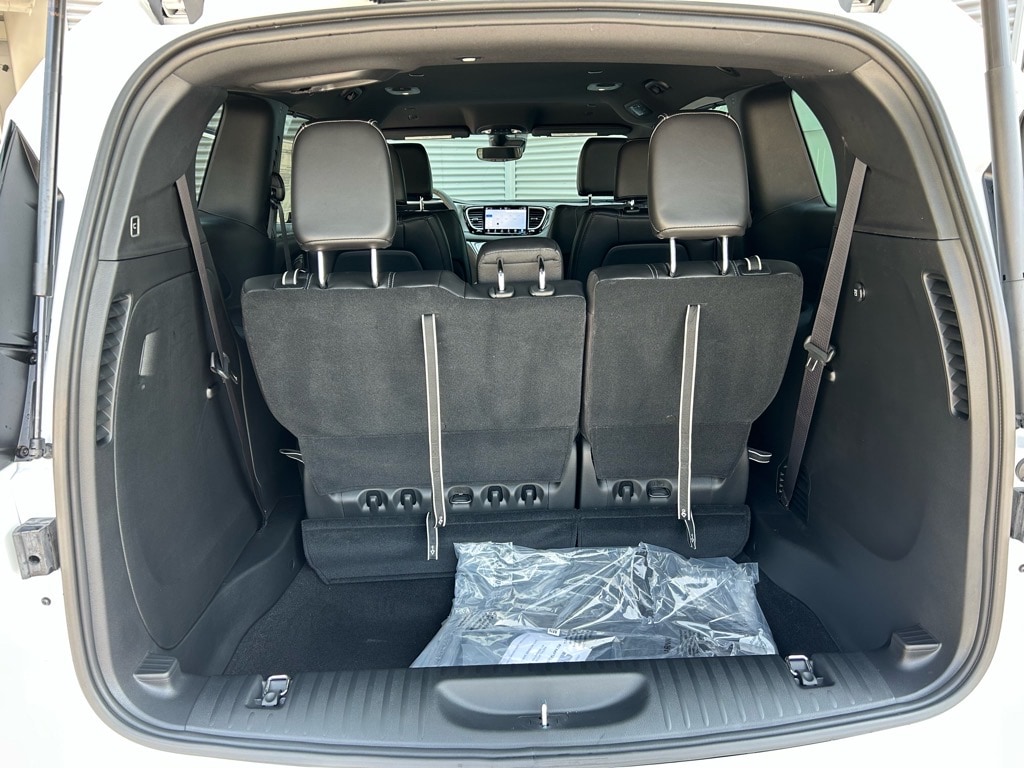 2025 Chrysler Voyager LX - Photo 7