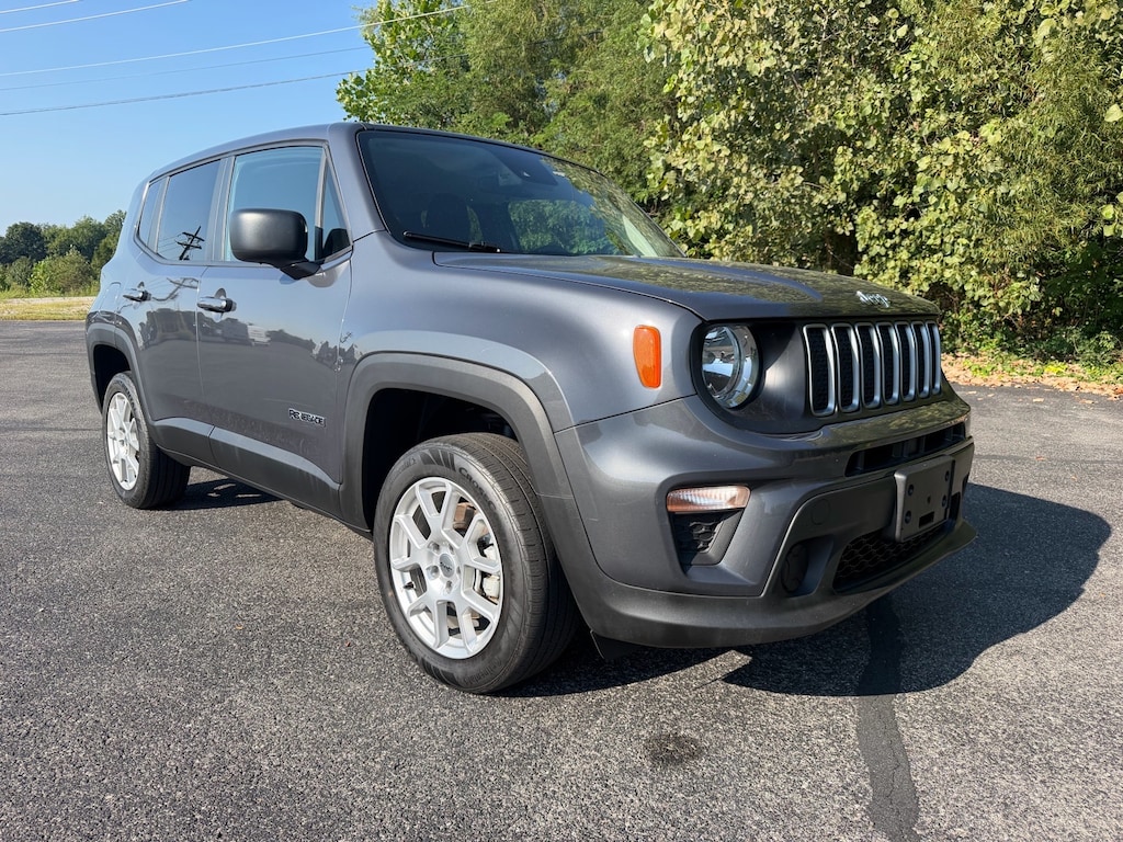 Used 2023 Jeep Renegade Latitude SUV